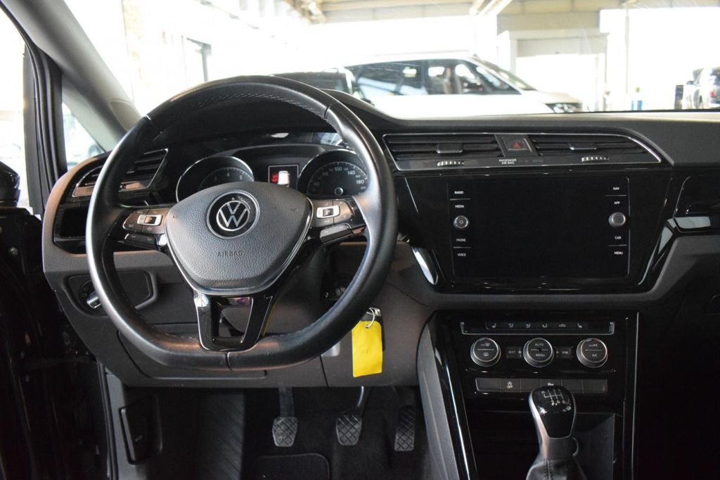 Volkswagen Touran 2021