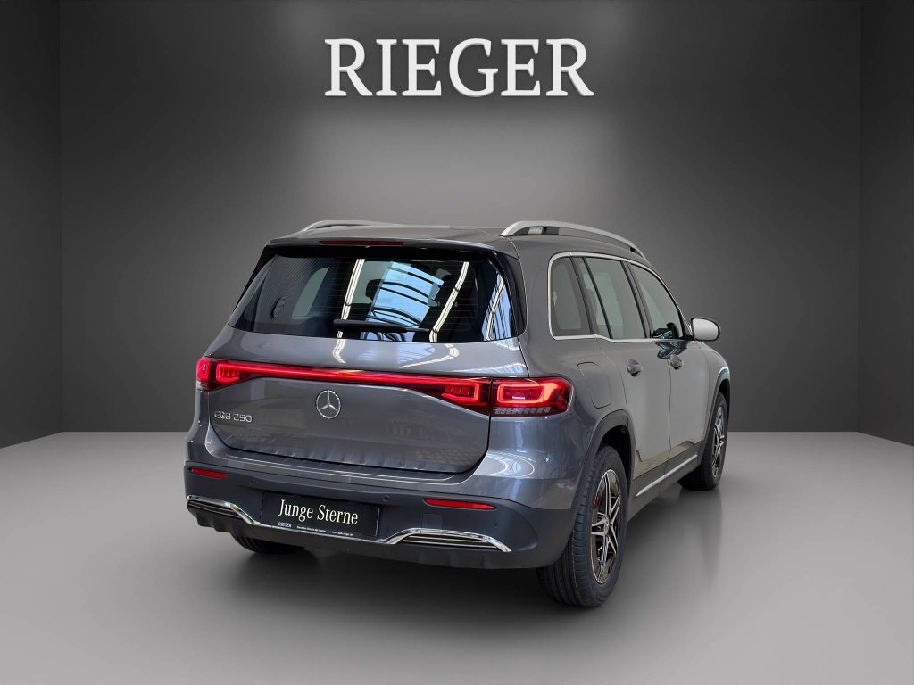 Mercedes-Benz EQB 2023