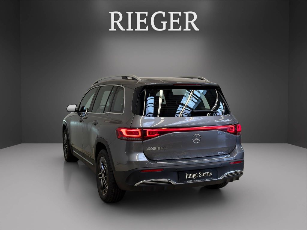 Mercedes-Benz EQB 2023