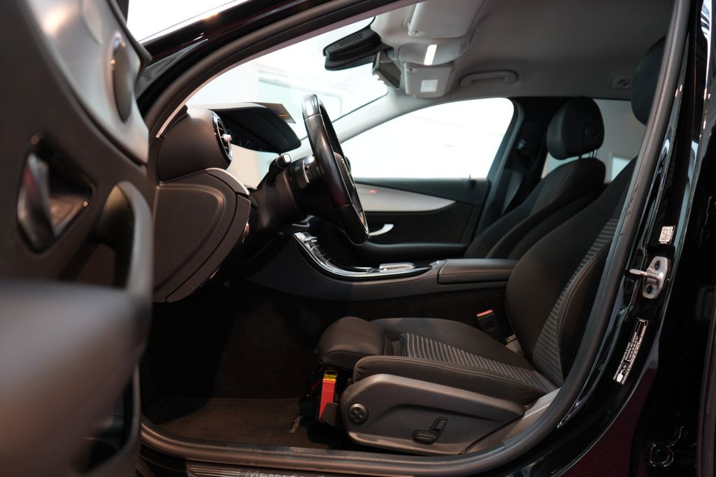 Mercedes-Benz E 220 2022