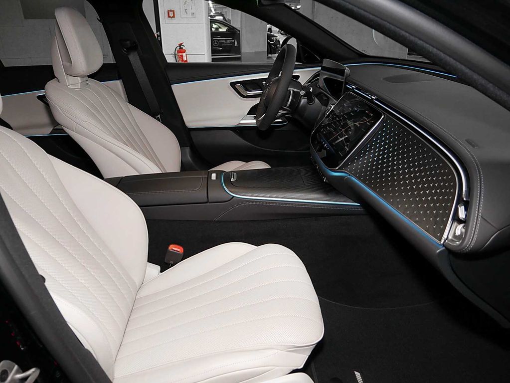Mercedes-Benz E 220 2025