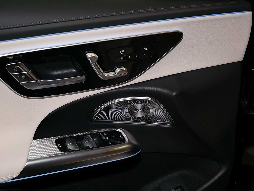 Mercedes-Benz E 220 2025