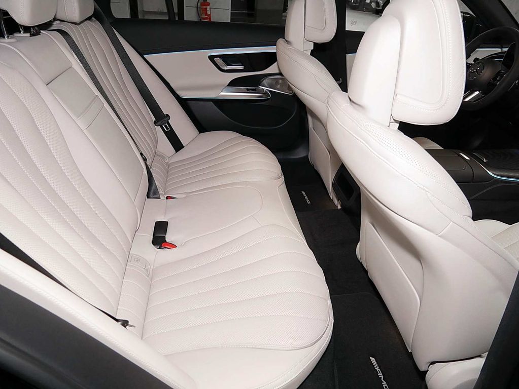 Mercedes-Benz E 220 2025