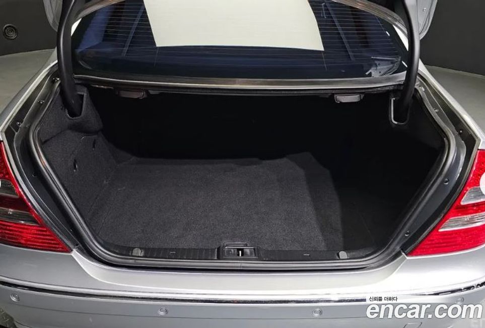 Mercedes-Benz E-Class 2006