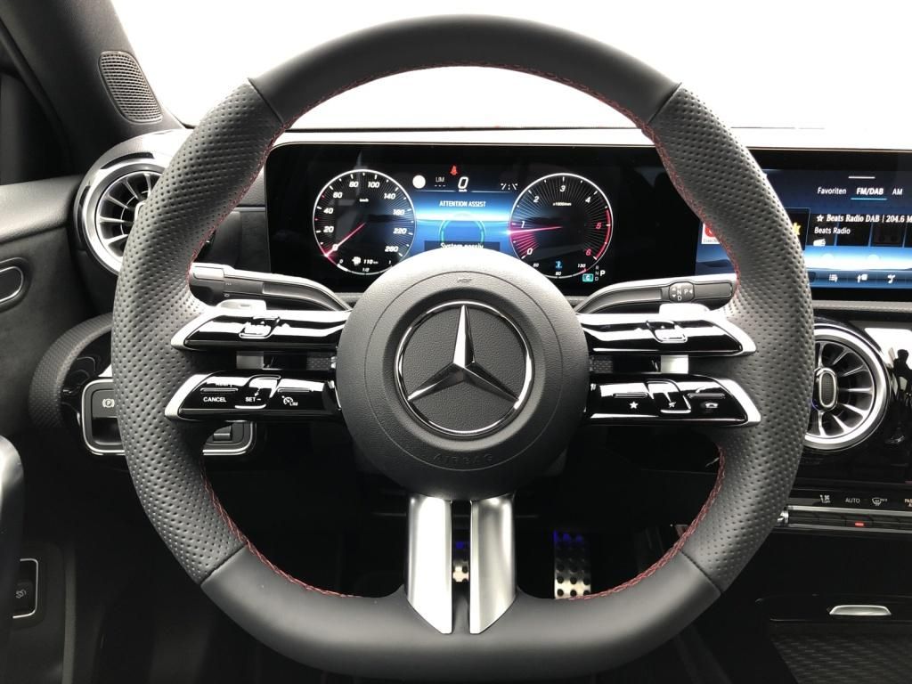 Mercedes-Benz A 220 2025