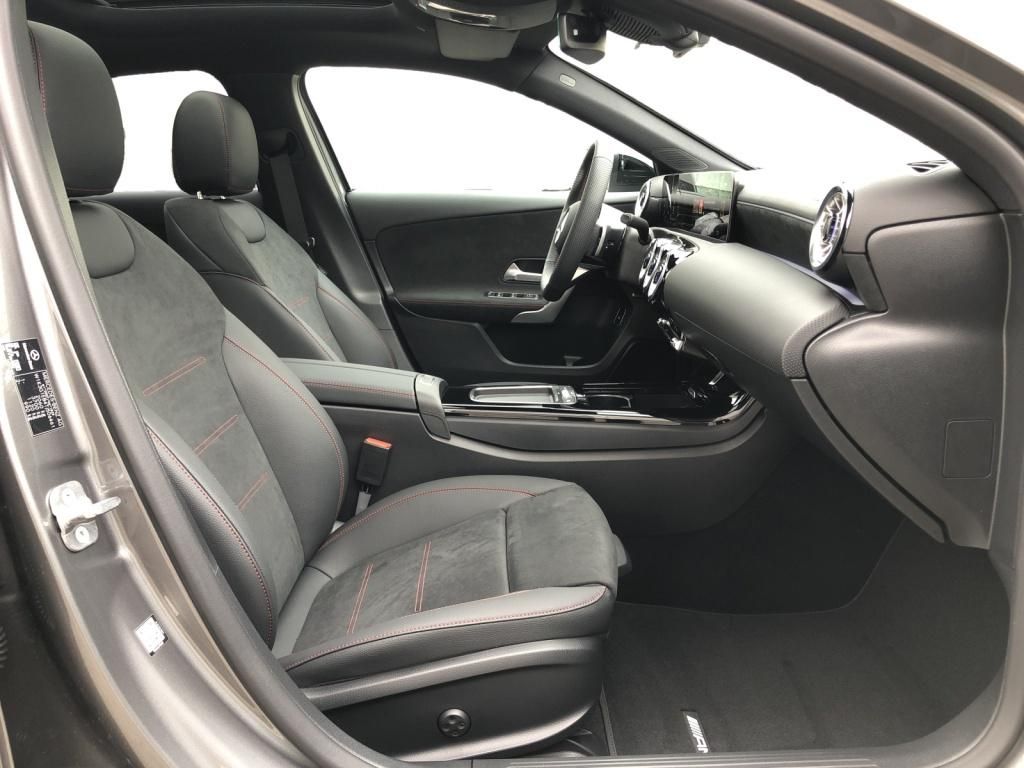 Mercedes-Benz A 220 2025