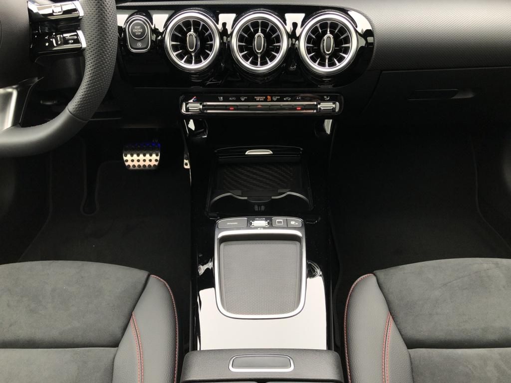 Mercedes-Benz A 220 2025