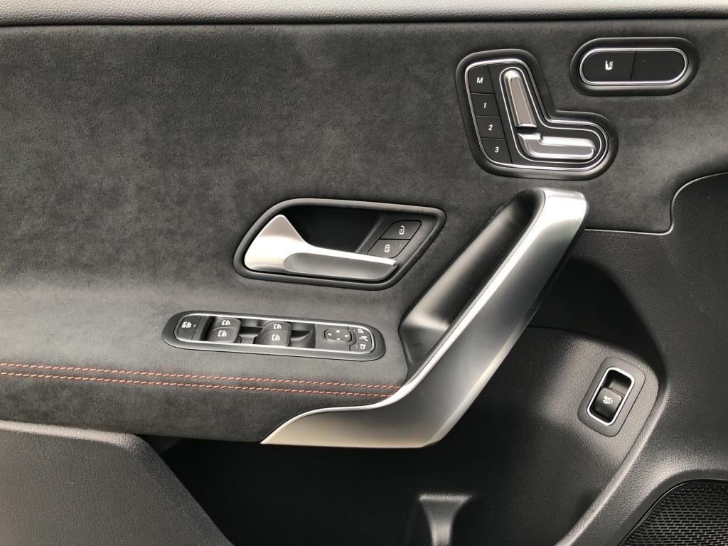 Mercedes-Benz A 220 2025