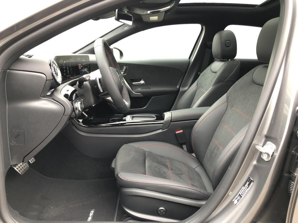 Mercedes-Benz A 220 2025