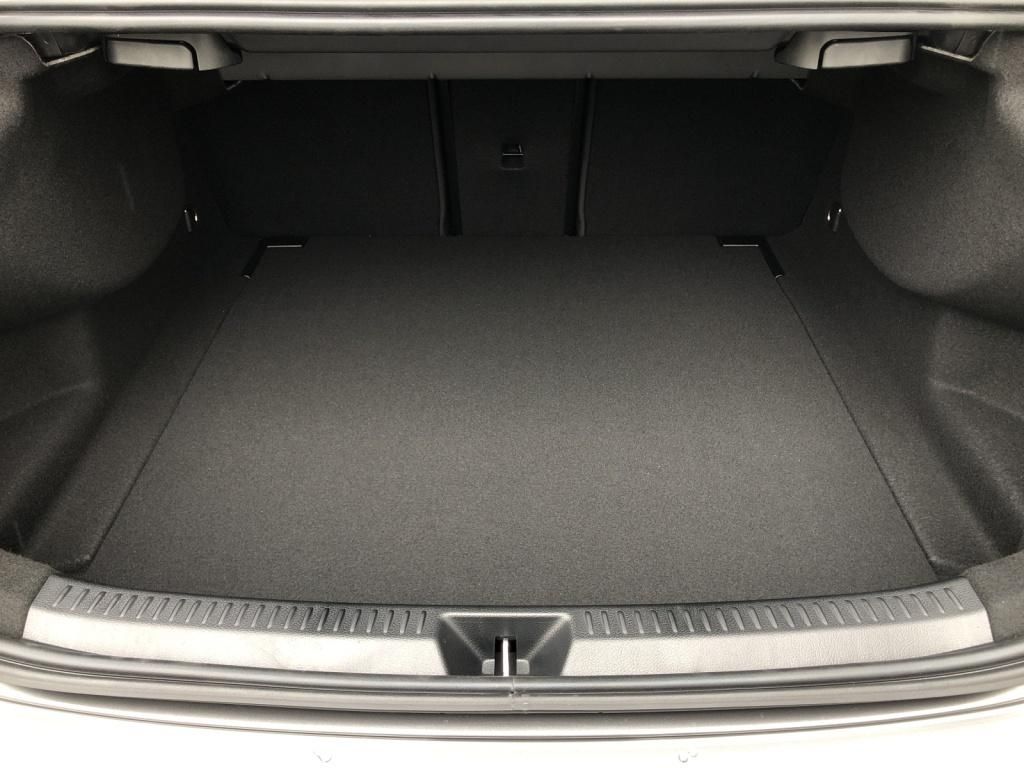 Mercedes-Benz A 220 2025