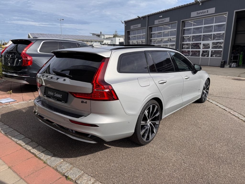 Volvo V60 2022