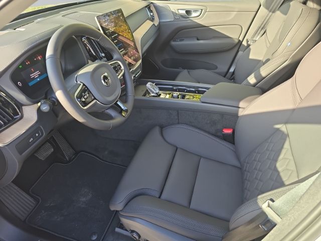 Volvo XC60 2025