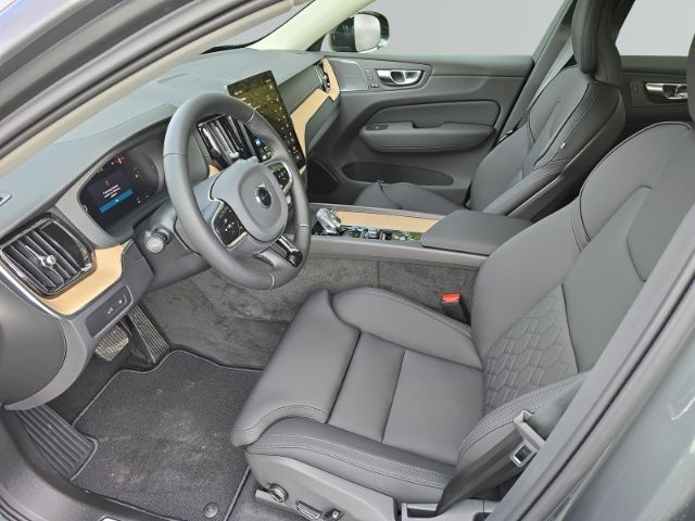 Volvo XC60 2025