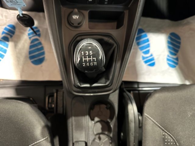 Ford Transit Courier 2021
