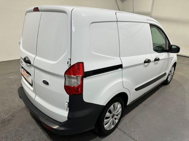 Ford Transit Courier 2021