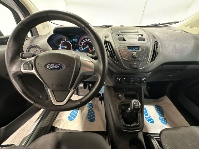 Ford Transit Courier 2021