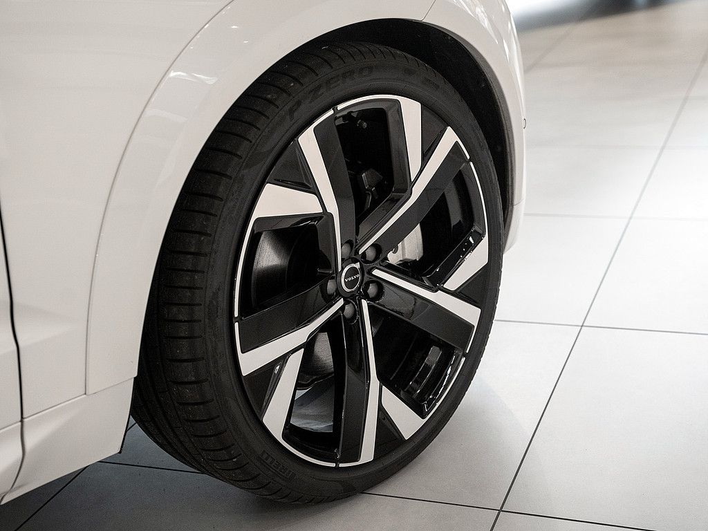 Volvo XC60 2025
