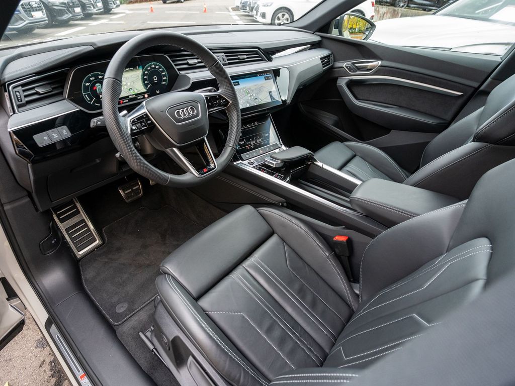 Audi Q8 e-tron 2024