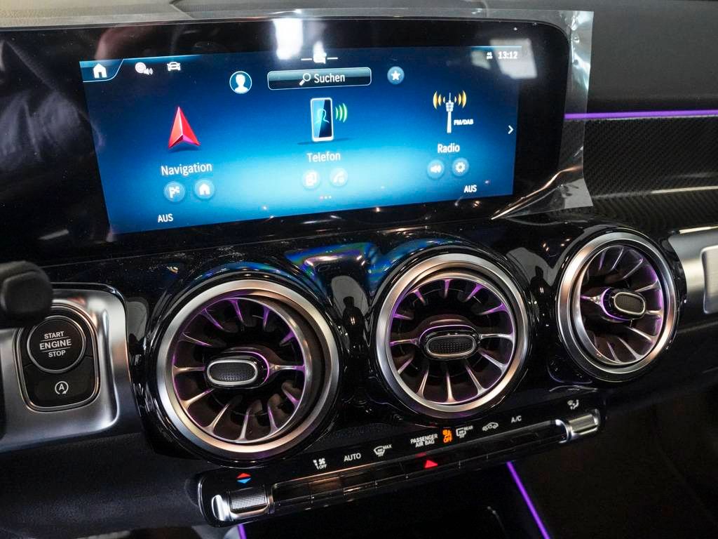 Mercedes-Benz GLB 180 2025