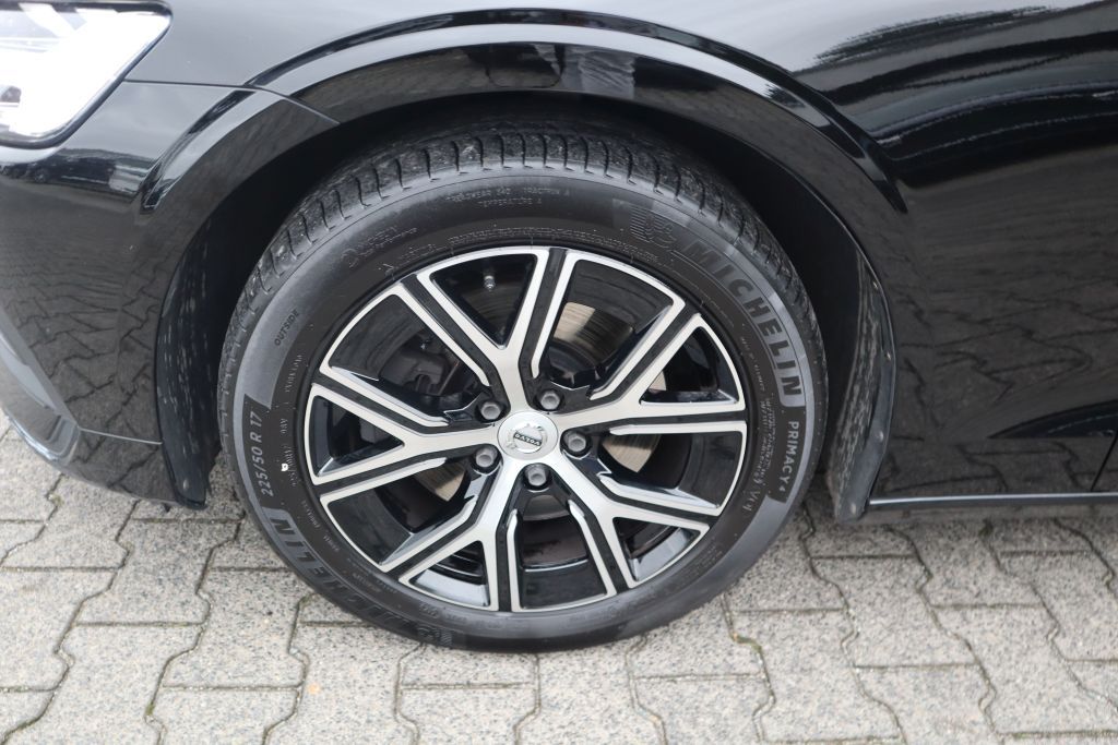 Volvo V60 2023
