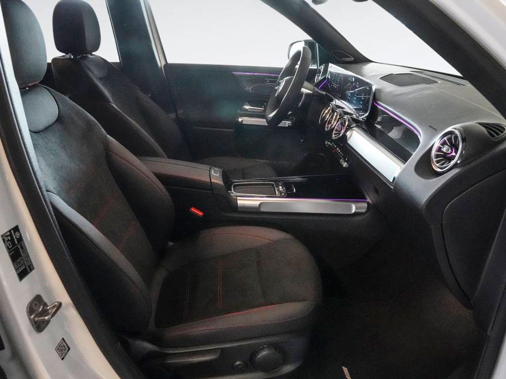 Mercedes-Benz GLB 180 2025