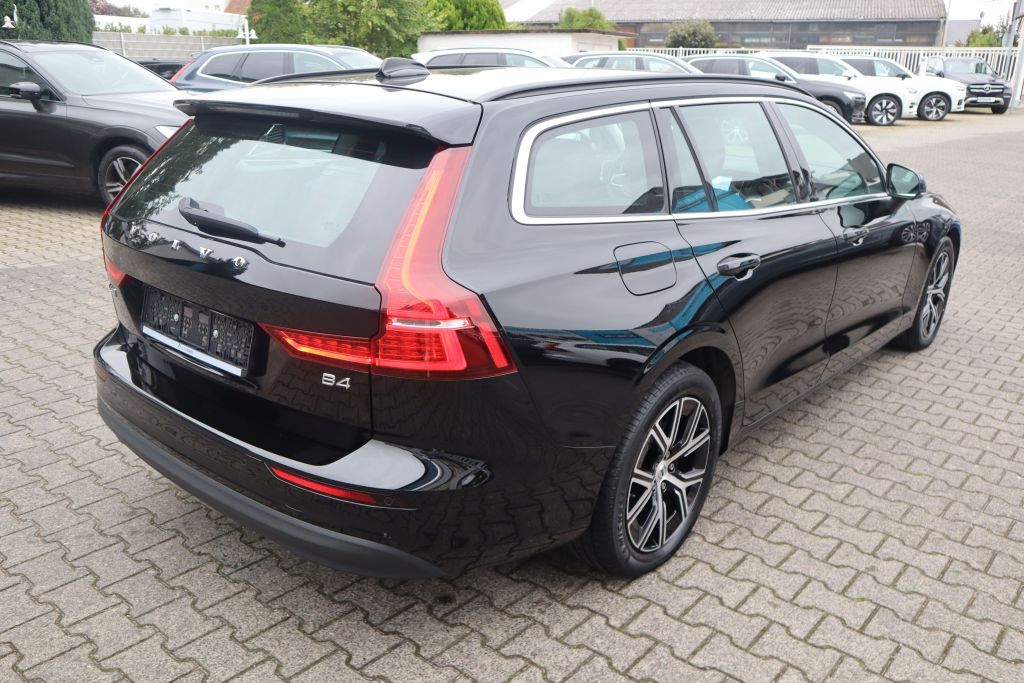 Volvo V60 2023