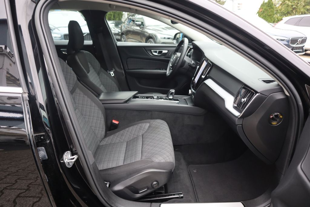 Volvo V60 2023