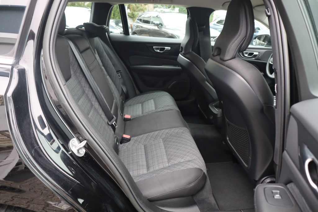 Volvo V60 2023