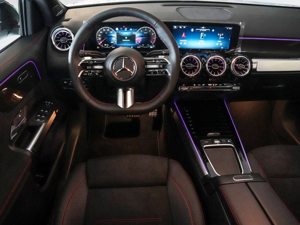 Mercedes-Benz GLB 180 2025