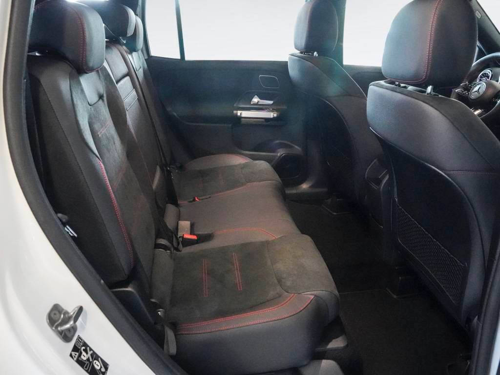 Mercedes-Benz GLB 180 2025