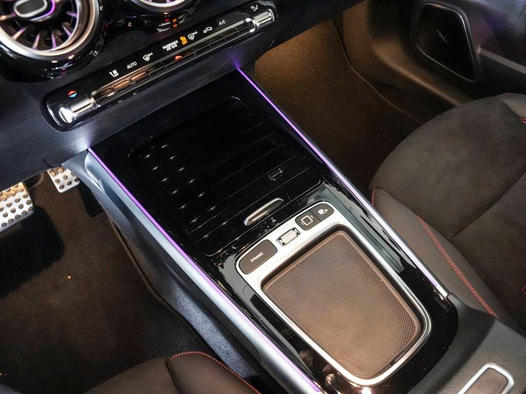 Mercedes-Benz GLB 180 2025