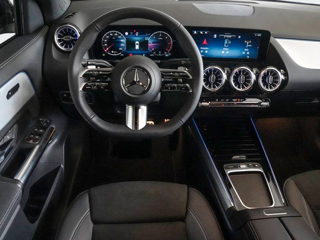 Mercedes-Benz GLA 200 2025