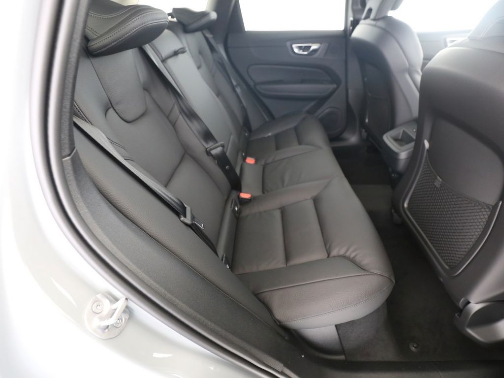 Volvo XC60 2025
