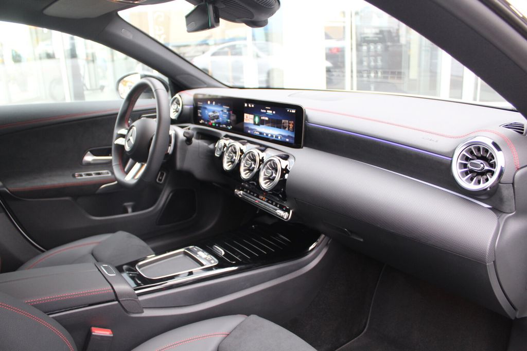 Mercedes-Benz CLA 250 2025