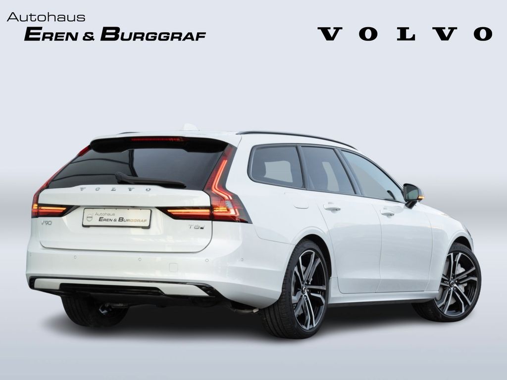 Volvo V90 2025