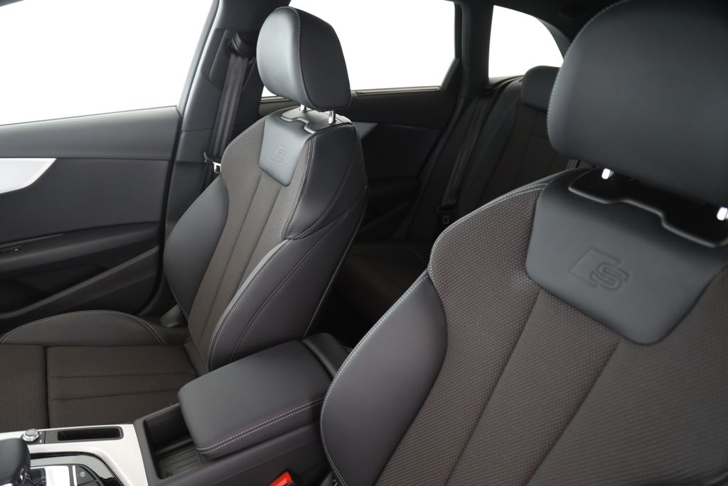 Audi A4 2024