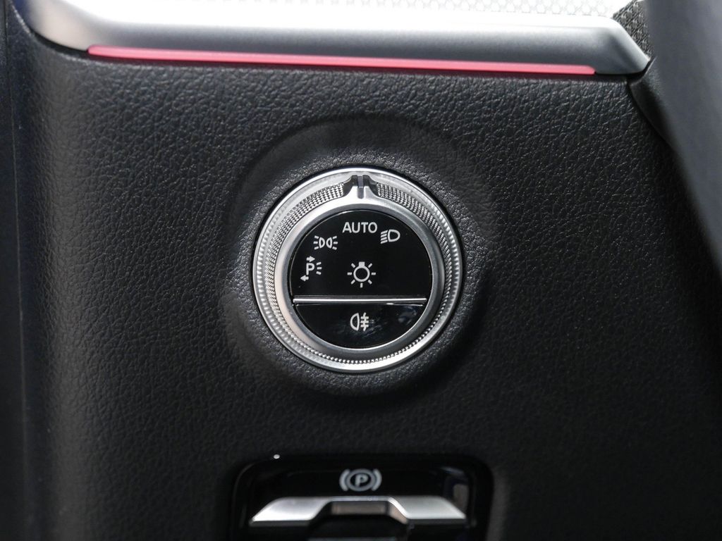 Mercedes-Benz CLE 180 2025