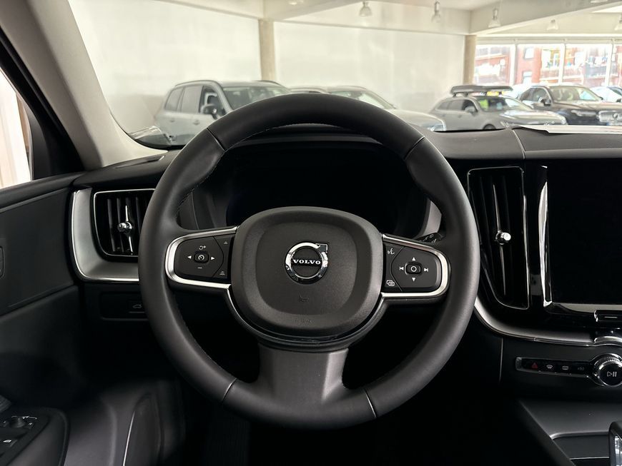 Volvo XC60 2025