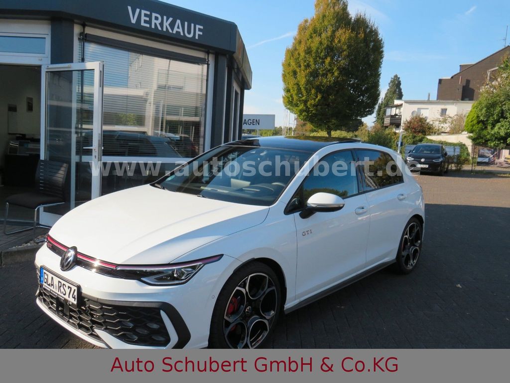 Volkswagen Golf 2025