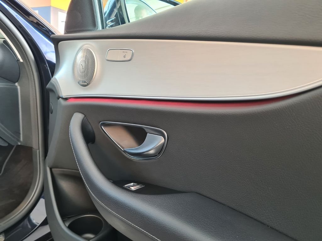 Mercedes-Benz E 300 2023