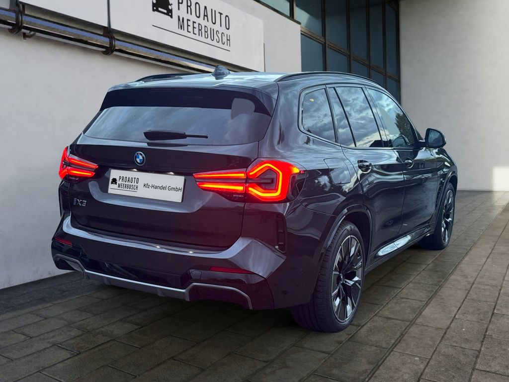 BMW iX3 2023