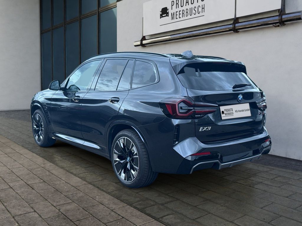 BMW iX3 2023