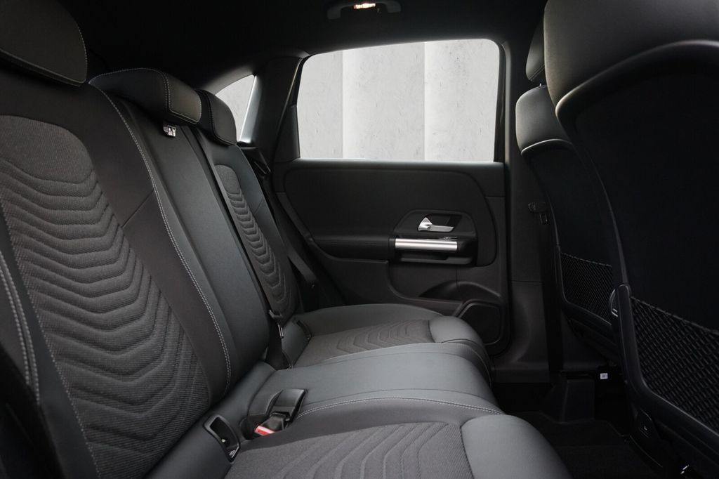 Mercedes-Benz B 200 2024