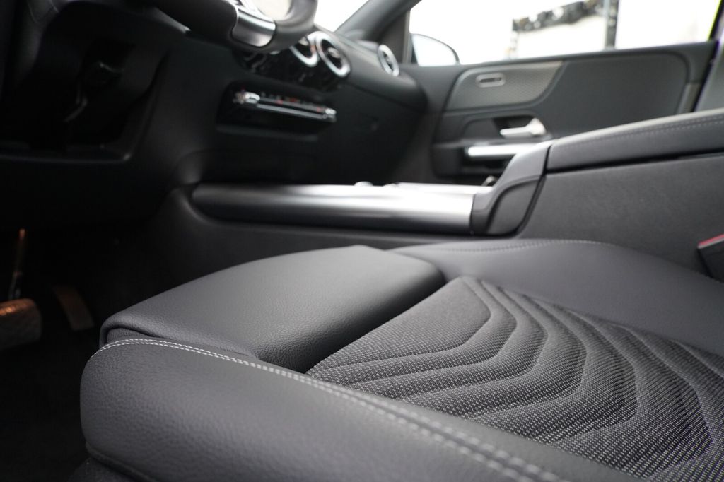 Mercedes-Benz B 200 2024