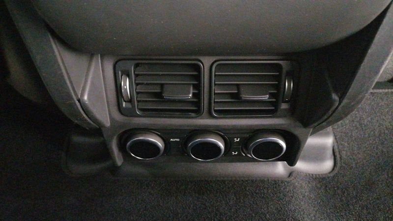 Land Rover Defender 2021