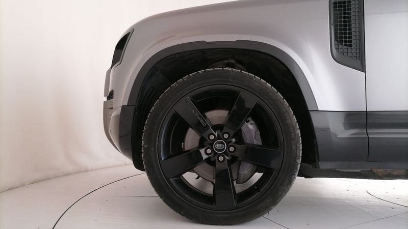 Land Rover Defender 2021