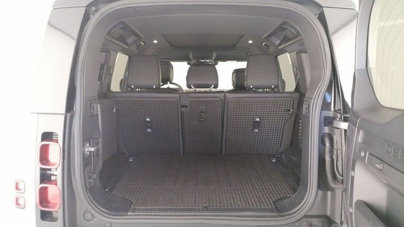 Land Rover Defender 2021