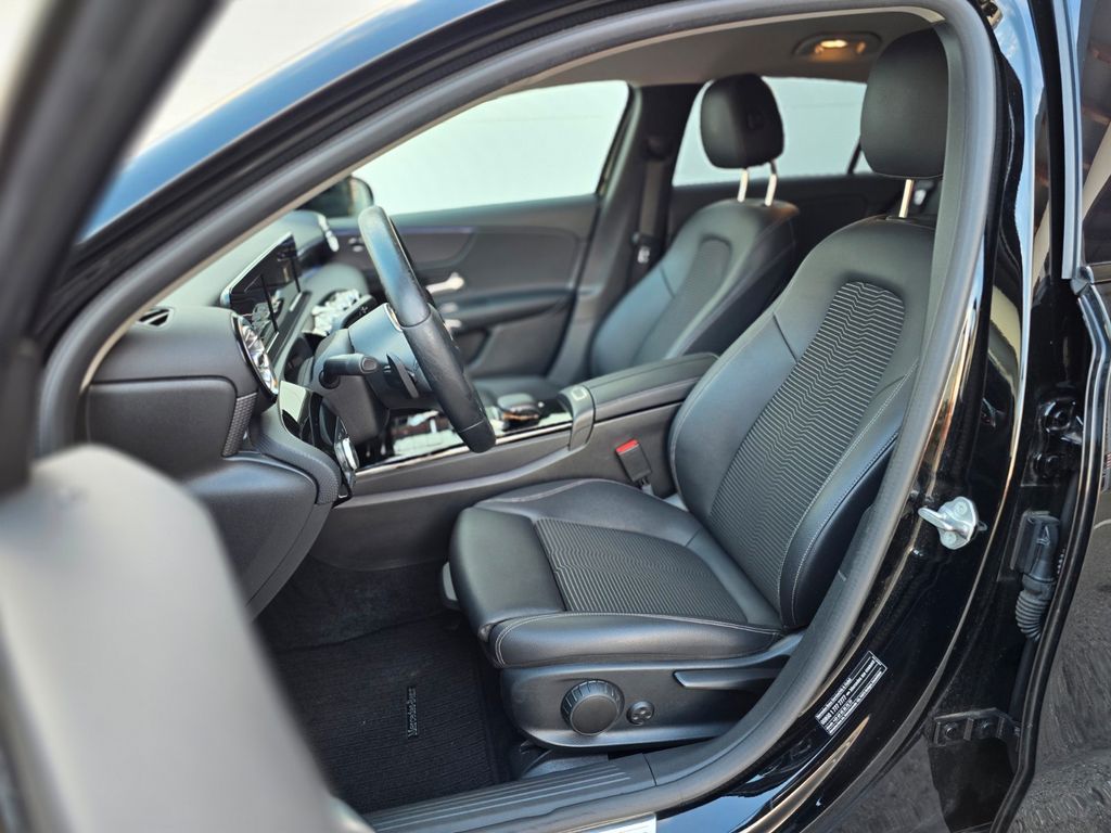 Mercedes-Benz A 200 2021