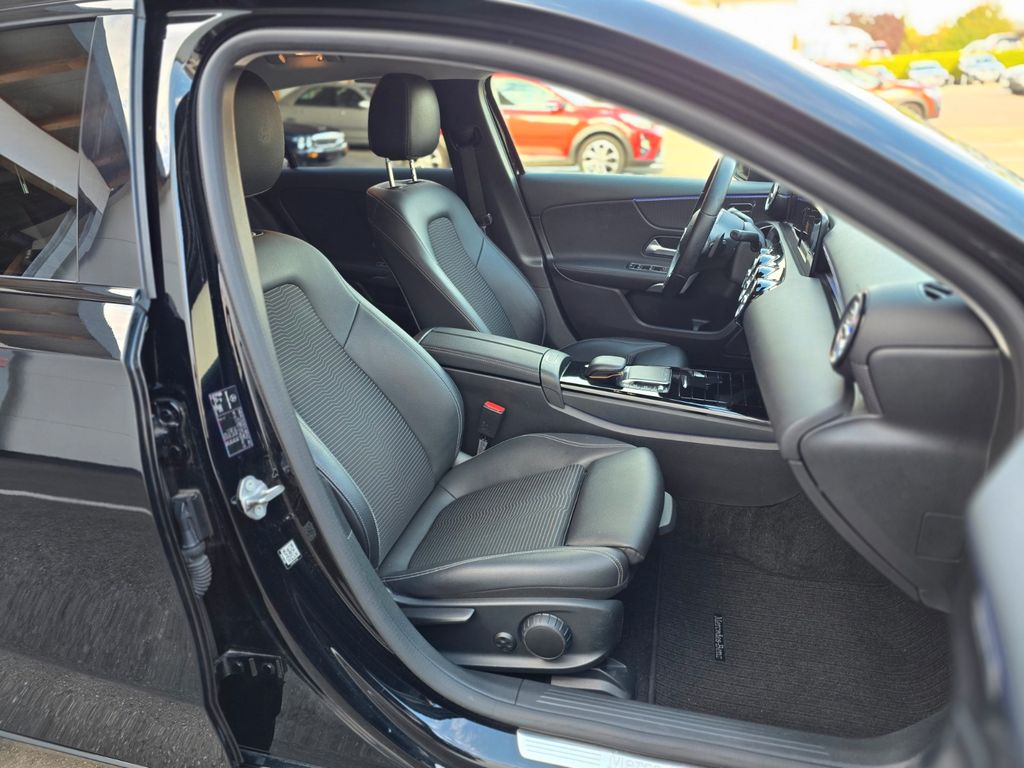 Mercedes-Benz A 200 2021