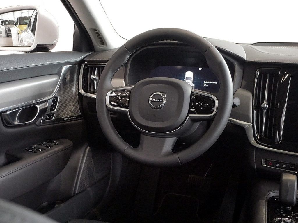 Volvo S90 2025
